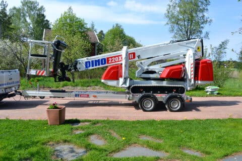 DINO220XTCII_DT3500L_trailer_pic1_hr-480x320