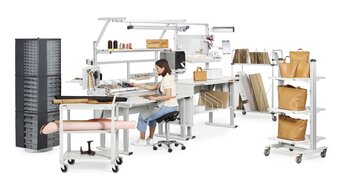 Treston QuatreX workstation_with upright tube and aluminium upright accessories_model_1