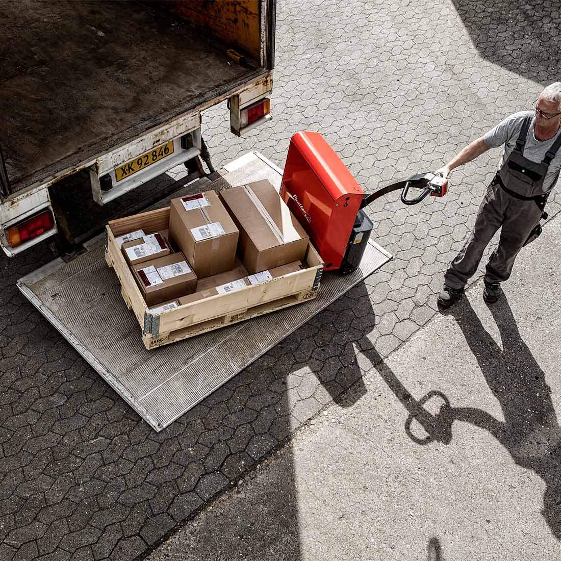 logitrans-fully-powered-pallet-truck-panther-maxi-3