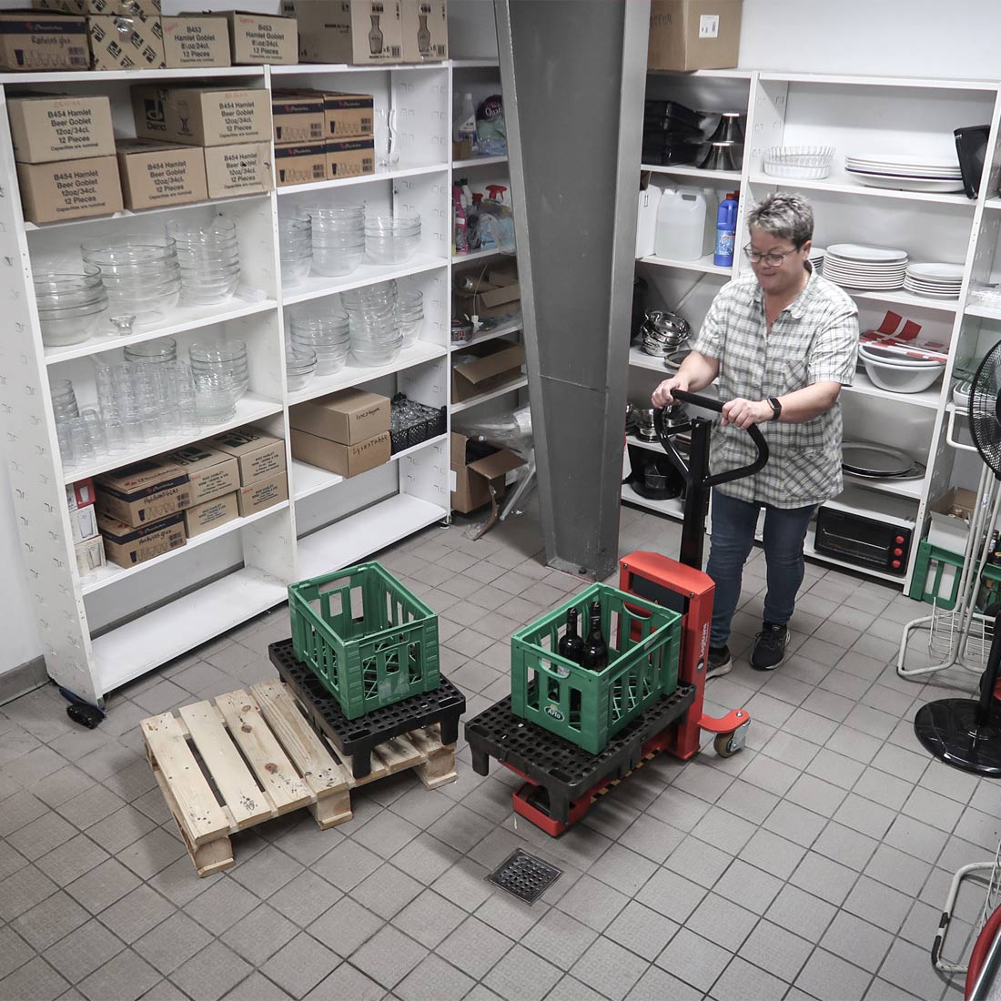 logitrans-quarter-pallet-lifter-logiq-200-5